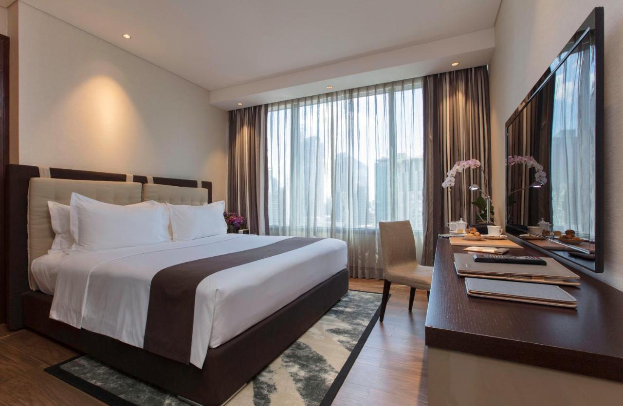 Makati Diamond Residences Макати Экстерьер фото Deluxe Room