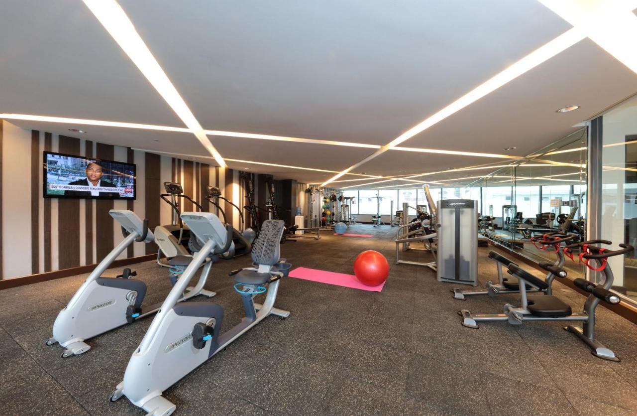 Makati Diamond Residences Макати Экстерьер фото The gym at the 10th floor