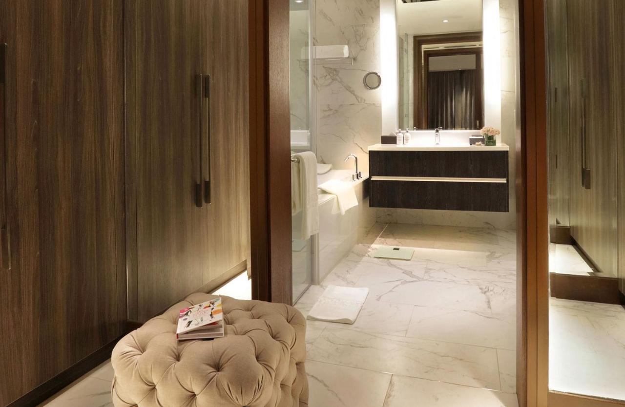 Makati Diamond Residences Макати Экстерьер фото