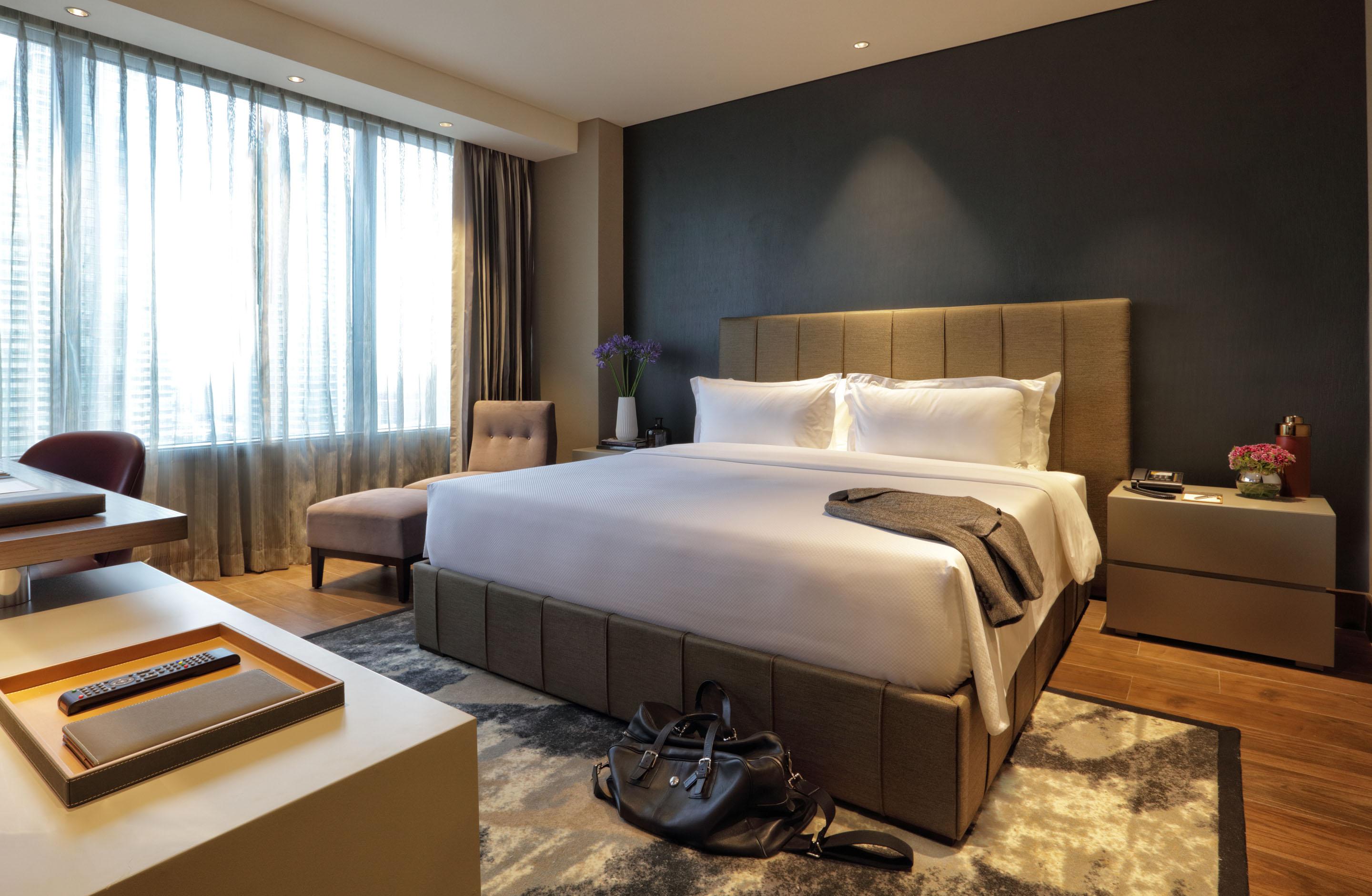 Makati Diamond Residences Макати Экстерьер фото Deluxe Room